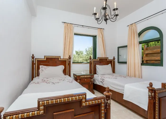 ヴィラ Charianna *